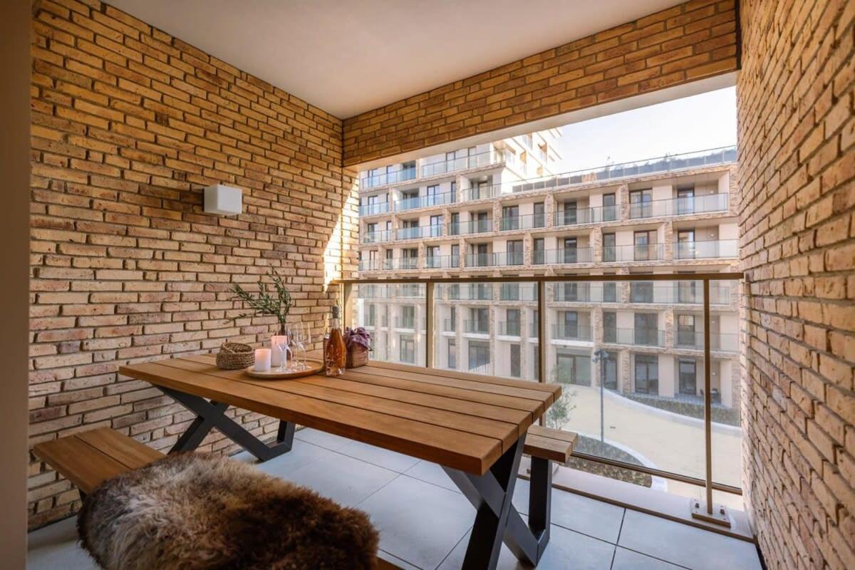 Huswell - Apartment With Terrace Close To The Sea Остенде Экстерьер фото